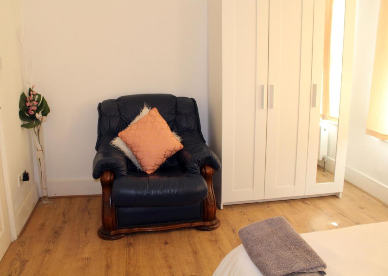 Cozy Rooms Or Apartment In London Townhouse Fast Links To Central ภายนอก รูปภาพ