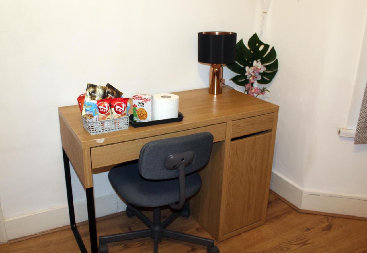 Cozy Rooms Or Apartment In London Townhouse Fast Links To Central ภายนอก รูปภาพ