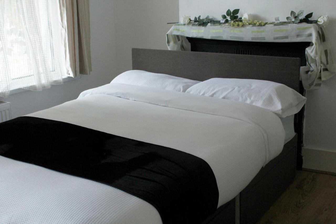 Cozy Rooms Or Apartment In London Townhouse Fast Links To Central ภายนอก รูปภาพ