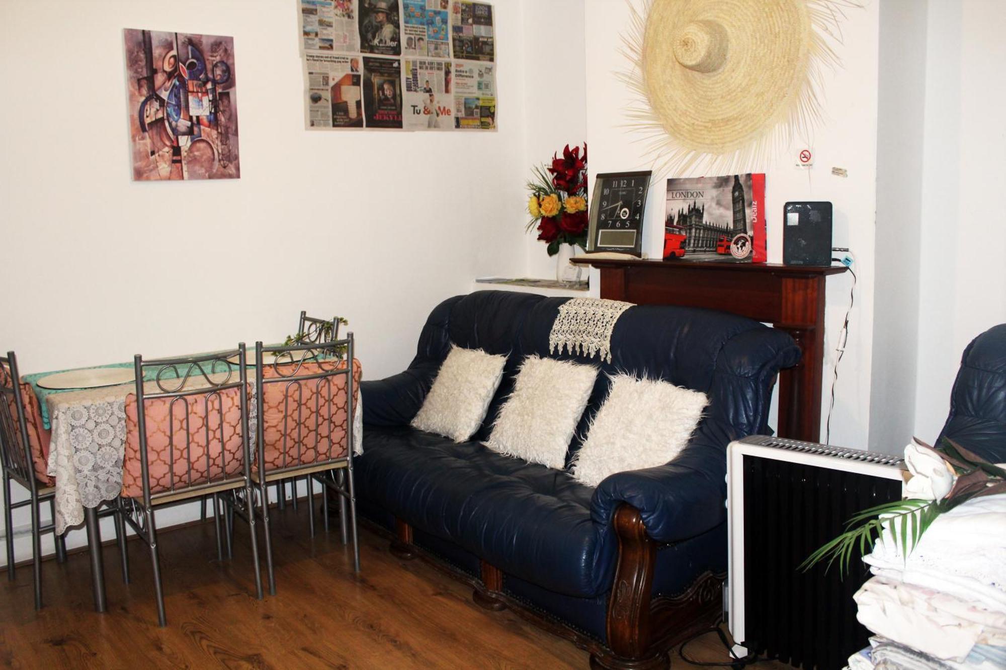 Cozy Rooms Or Apartment In London Townhouse Fast Links To Central ภายนอก รูปภาพ