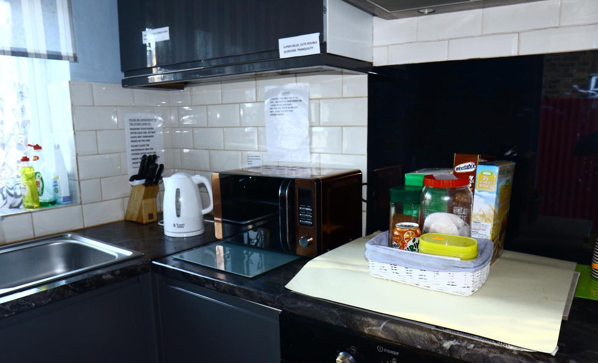 Cozy Rooms Or Apartment In London Townhouse Fast Links To Central ภายนอก รูปภาพ