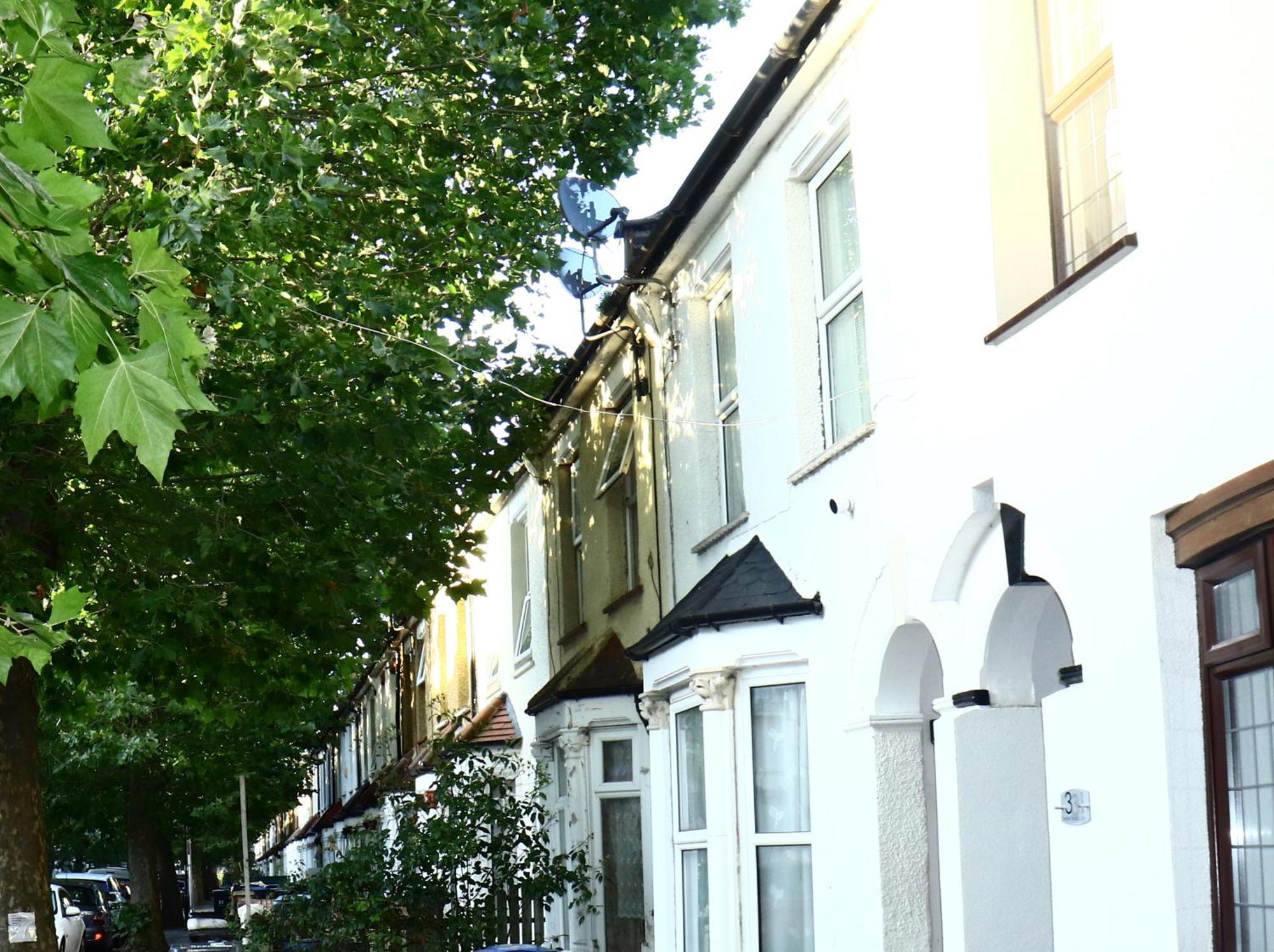 Cozy Rooms Or Apartment In London Townhouse Fast Links To Central ภายนอก รูปภาพ