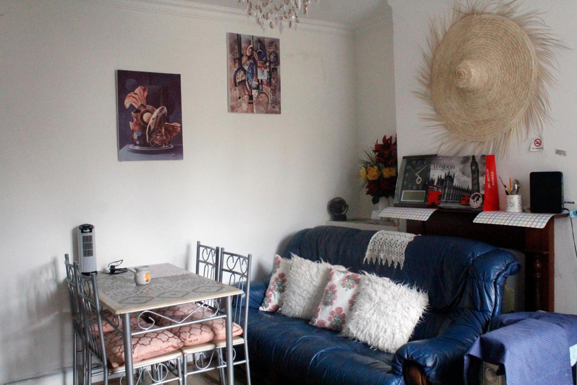 Cozy Rooms Or Apartment In London Townhouse Fast Links To Central ภายนอก รูปภาพ